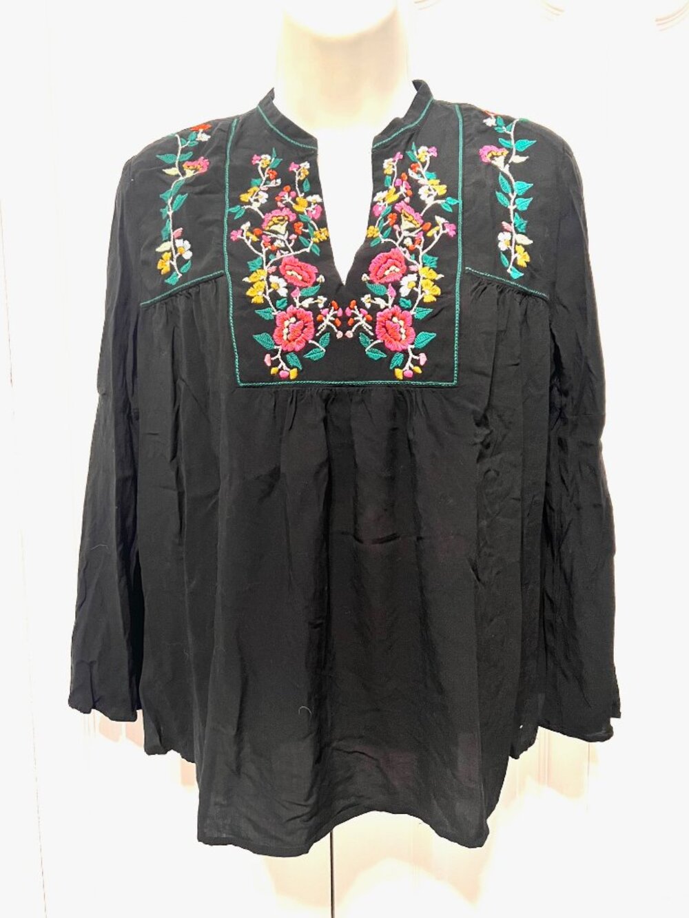 LOFT-Women's Black/Pink Floral Embroidered Bell Sleeve Peasant Boho Blouse-Small